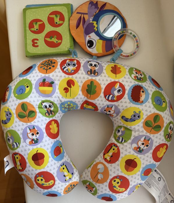 Подушка-ігровий центр Chicco (для тримання голови Чикко)