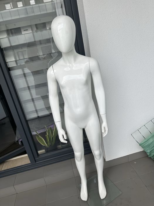 Manekin bialy 140cm