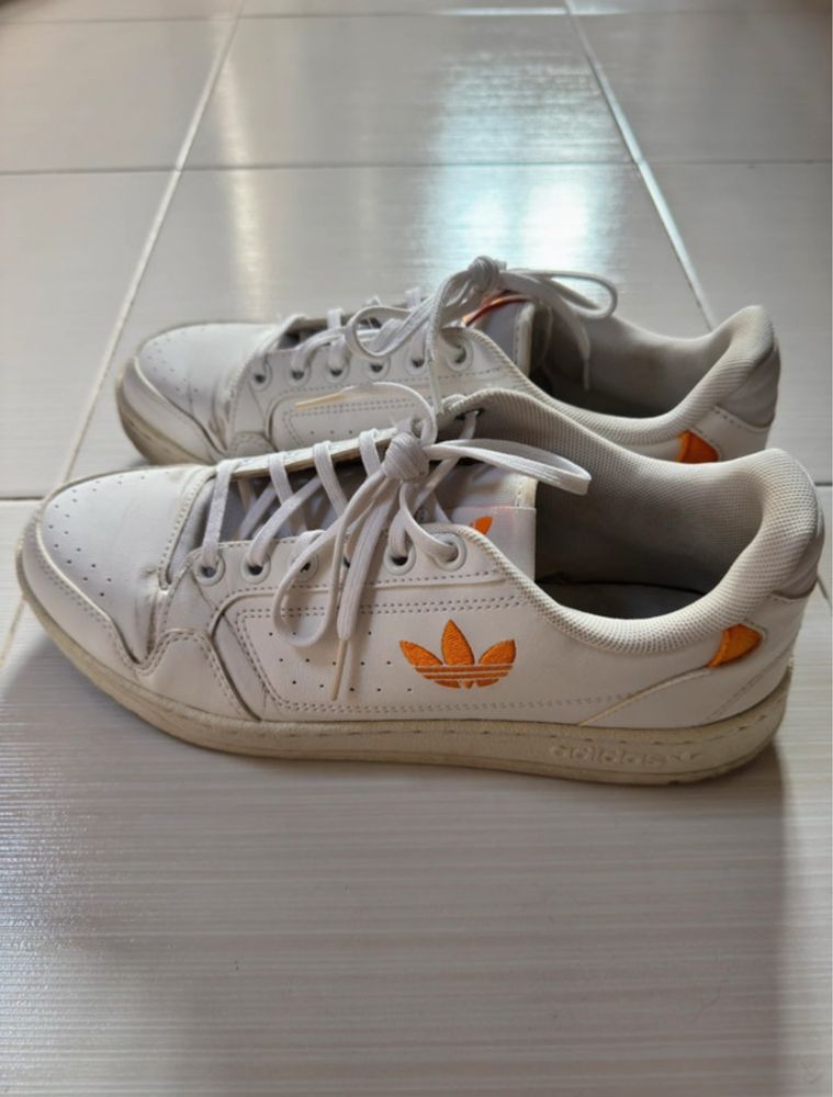 Tenis adidas brancos