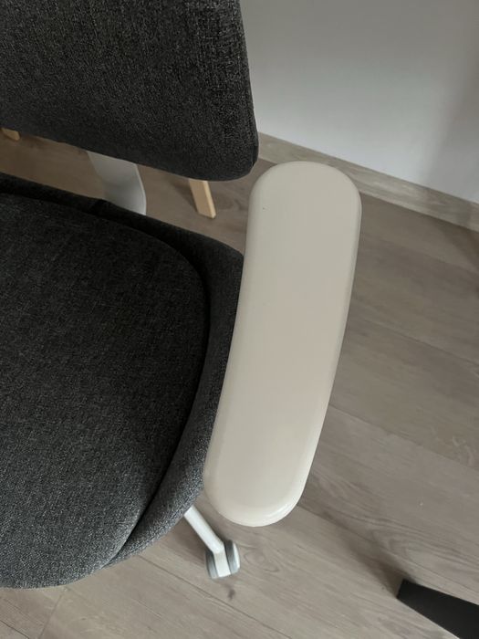 Krzesło biurowe Gunnared szare białe HATTEFJÄLL Ikea