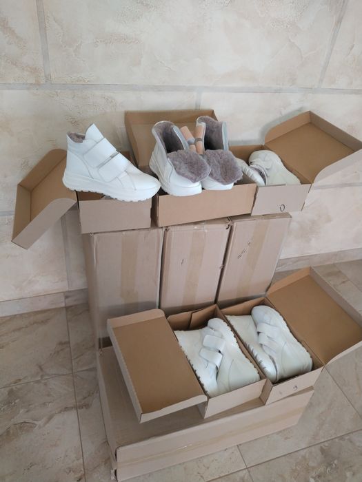 Хайтопи, кроси, зимові кросівки