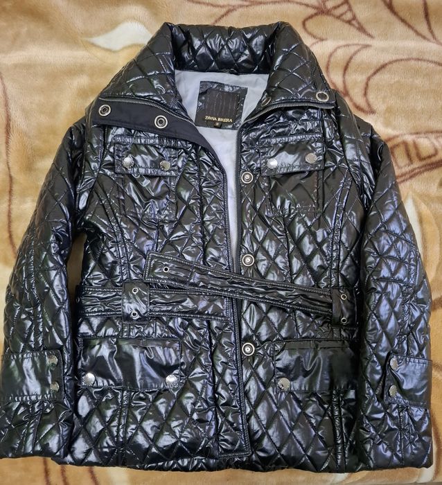 Гарна стьобана куртка