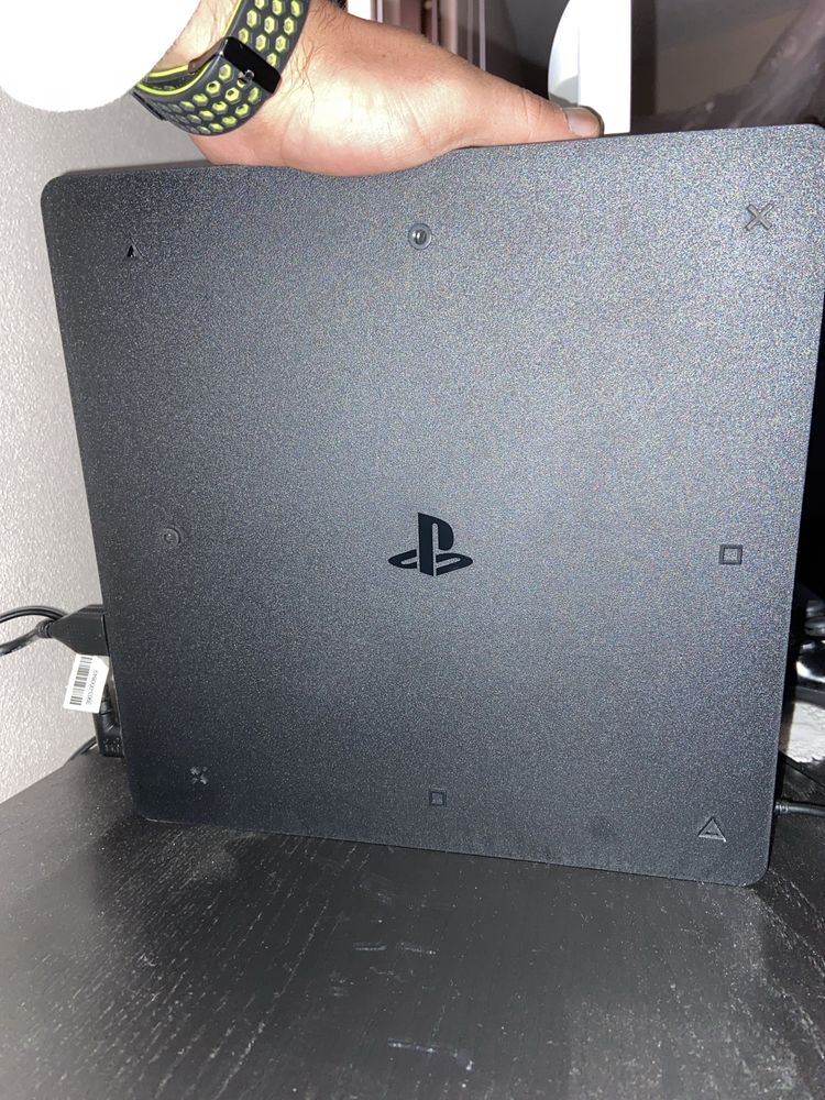 Ps4 Slim 500gb + 2 comandos