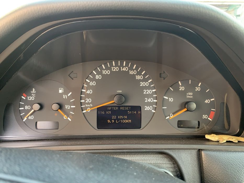 Mercedes E220 CDI W210