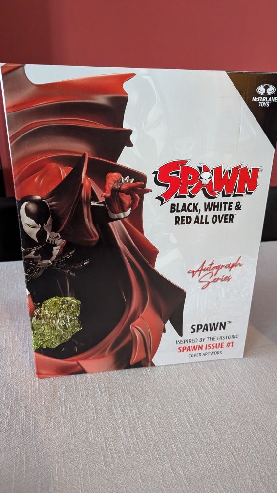 Estátua McFarlane Spawn - Black, White & Red all over