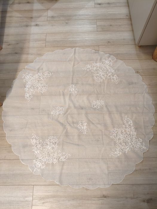 Okrągły obrus 130 cm  na stół plus serweta 75, komplet..