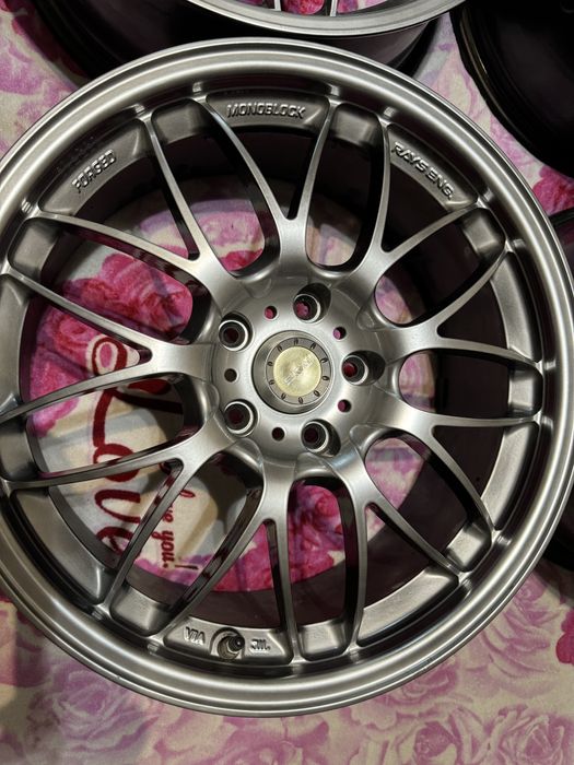 Rays Volk racing 18 7,5 114,3 et35