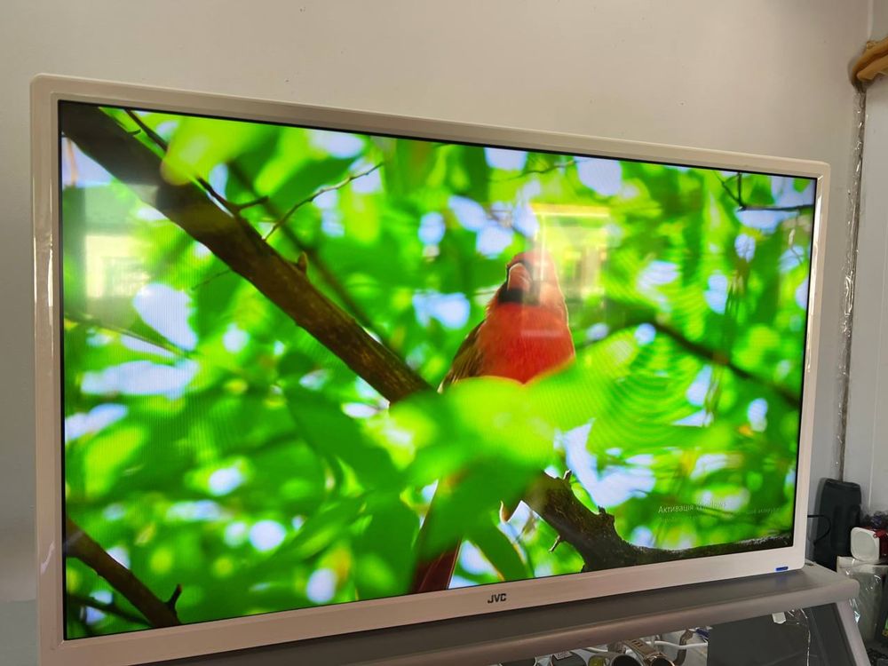 Телевізор JVC LT32E33W