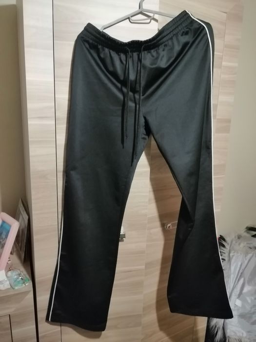 Spodnie dresowe śliskie