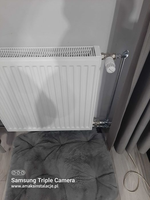 Oferuje uslugi hydrauliczne