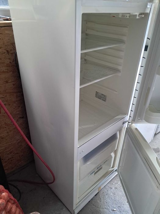 Холодильник Whirlpool 140 см