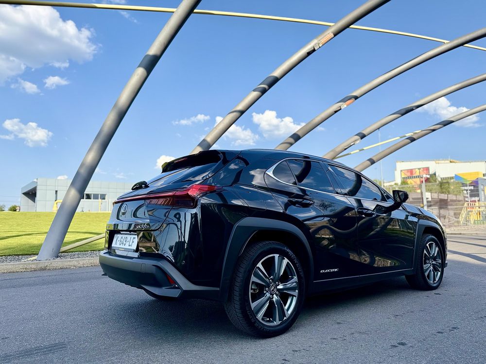Lexus UX 300e 2020