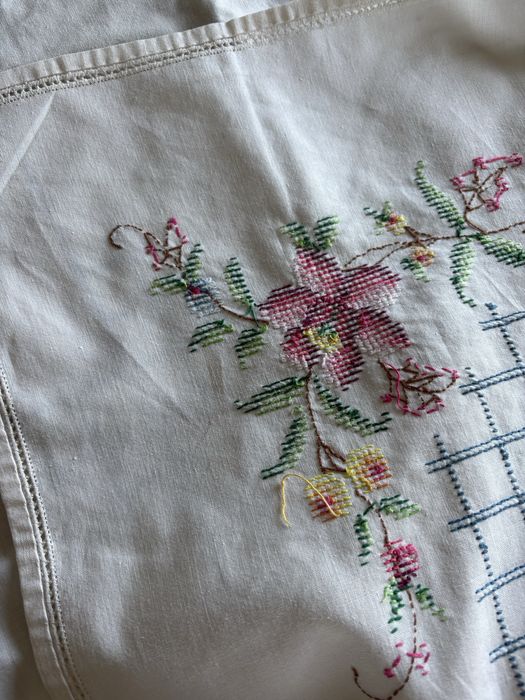 Toalha de mesa ponto cruz feito à mão 248x160