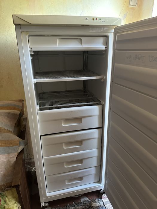 Продам морозилка , морозильна камера