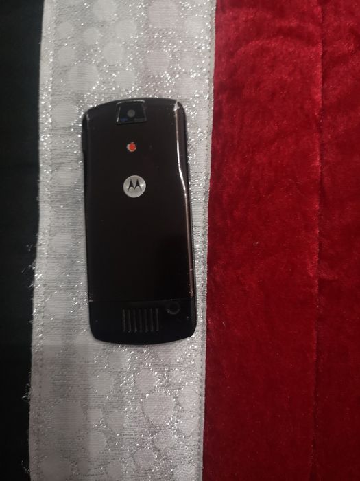 Vendo 3 telemóveis a trabalhar