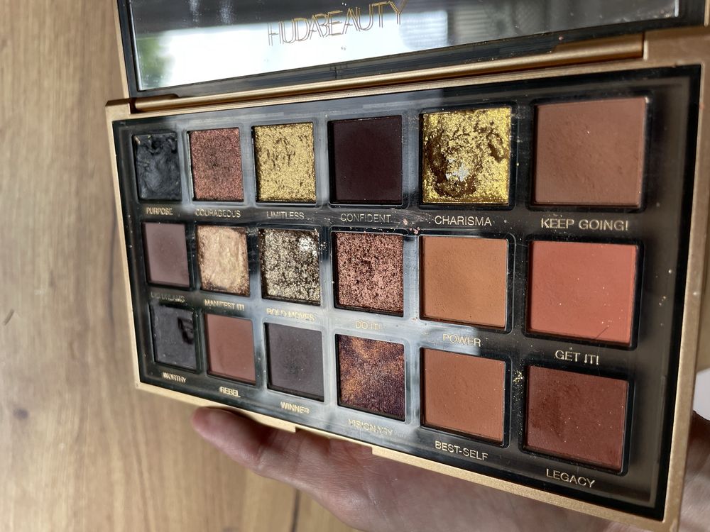 Peta Huda Beauty Empowered