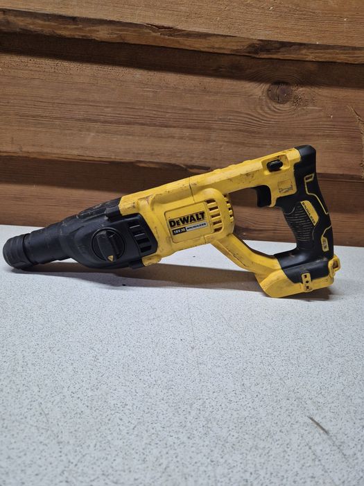 DeWalt Młotowiertarka SDS DCH033
