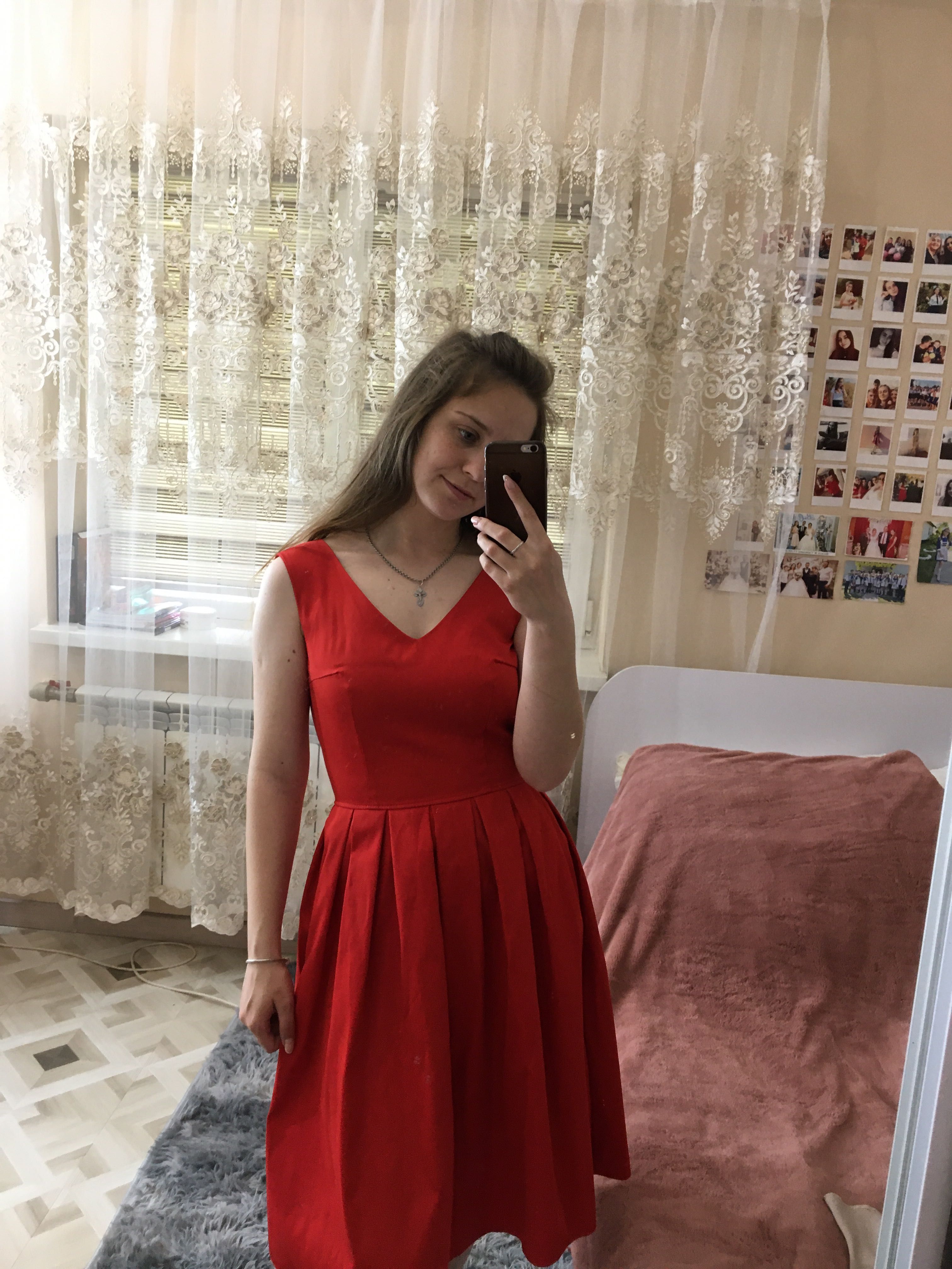 Продам сукню червону