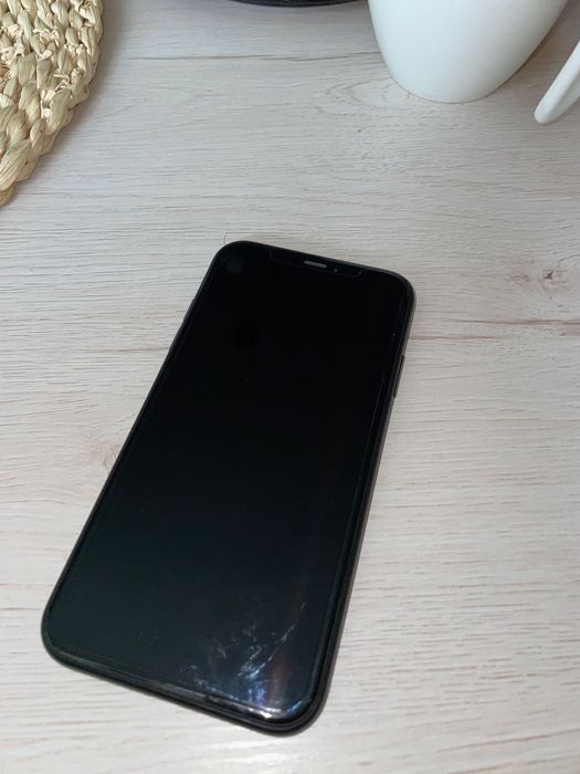 iPhone XR czarny