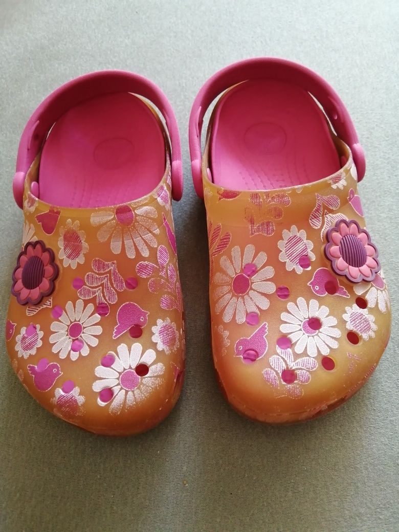 Crocs, długość wkładki 22.