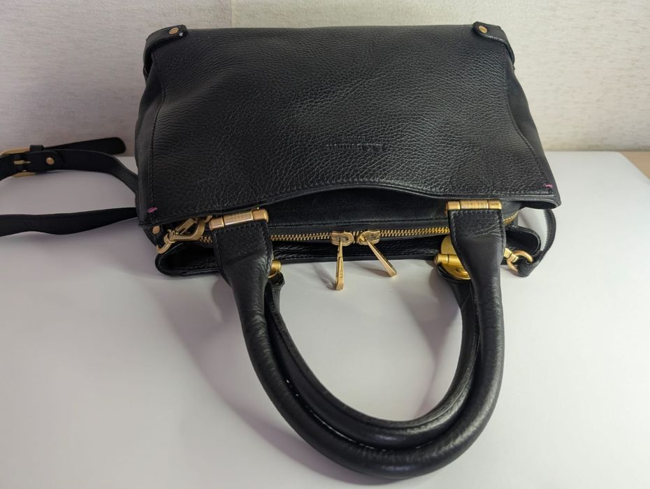 Torebka L.K. BENNETT. Damska.

Prawdziwa skóra. Oryginalna.

Damska.