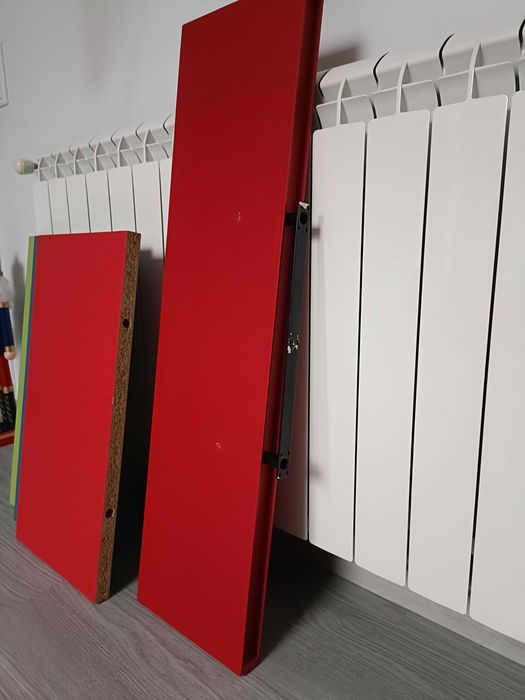 Prateleiras de parede com suportes