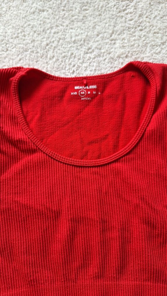 Roupa desporto vermelha