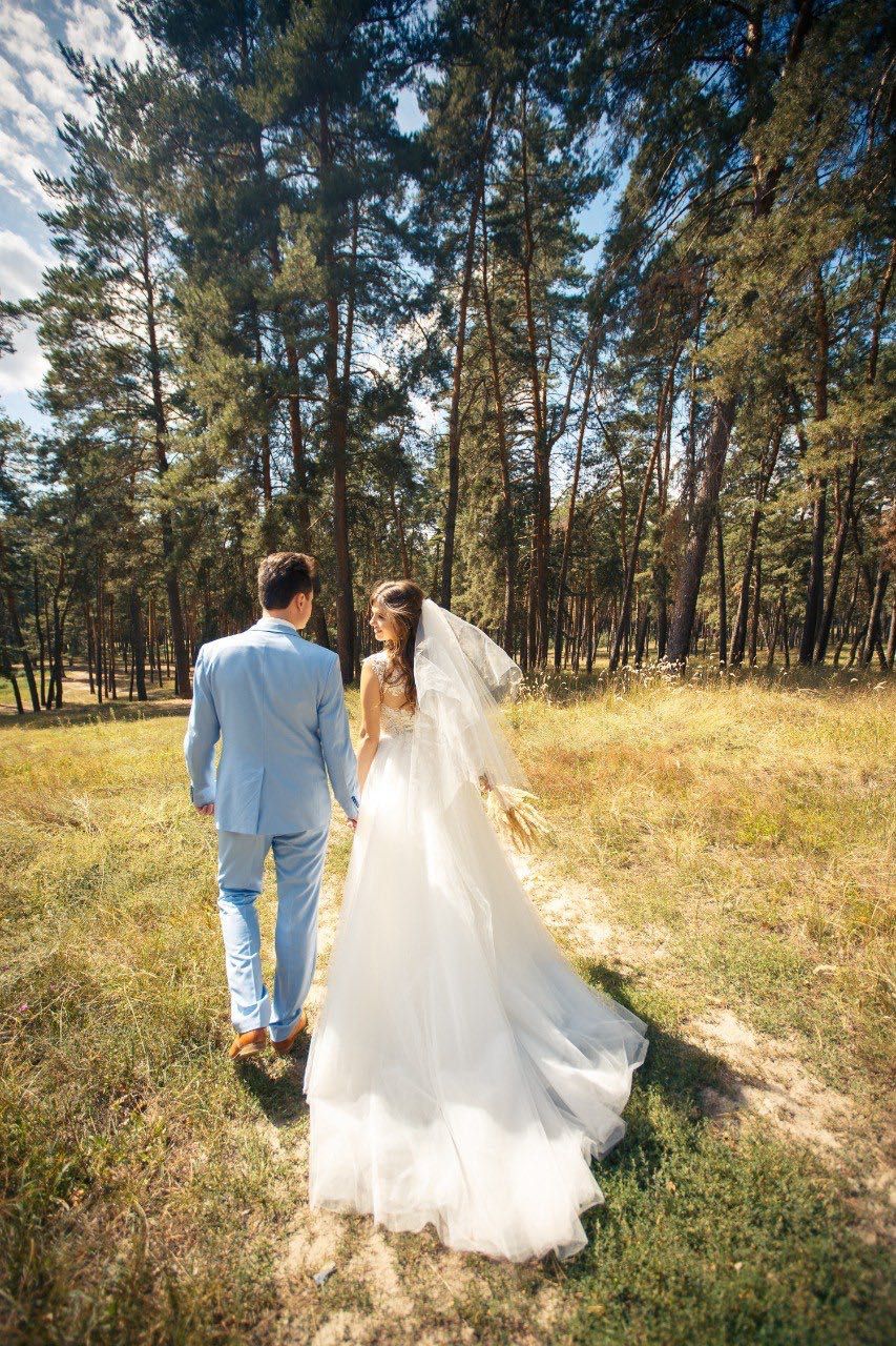 Сукня весільна, стильна колір айворі