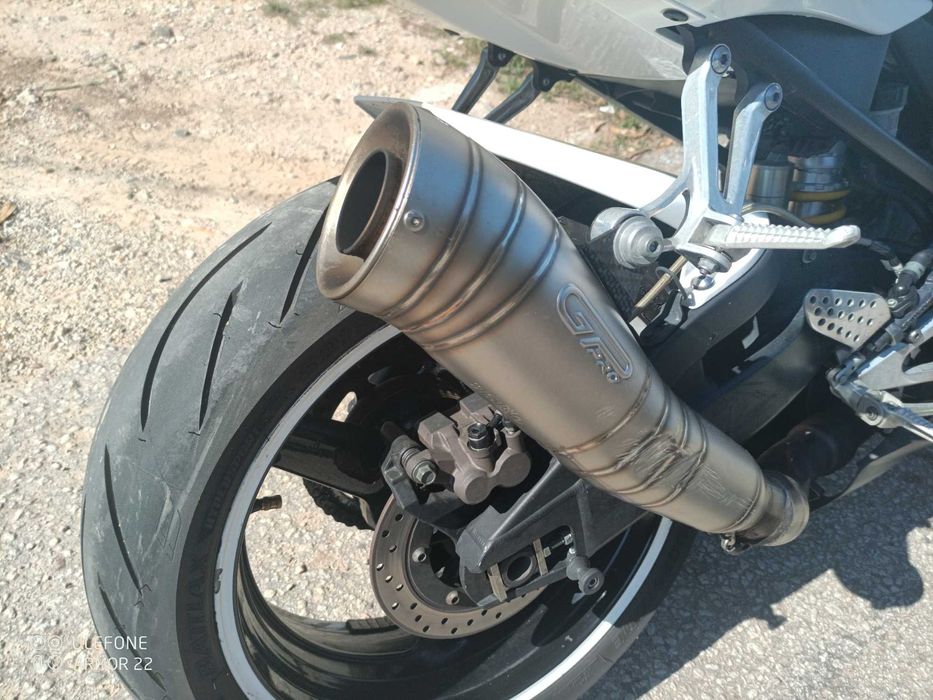 Yamaha YZF R1 como nova