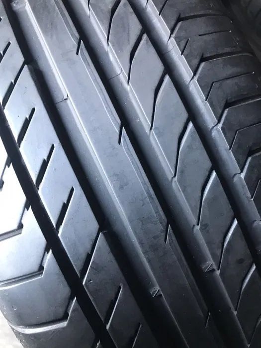 Купити різношорокий комплект БУ шин гуми резини 315/40R21 + 275/45R21