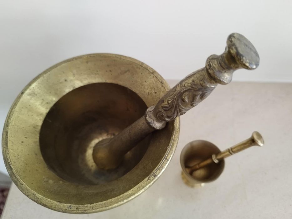 Almofariz, pilão e  mini-almofariz em bronze