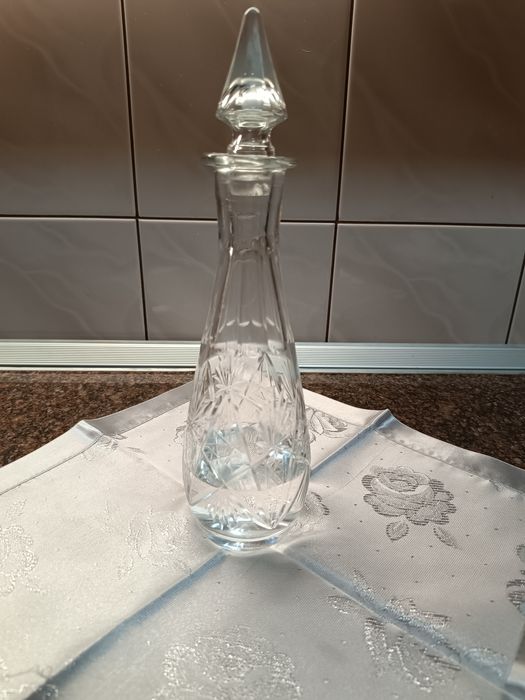 Штофи.Графини.Набори для напоїв.Порцеляна.Кришталь.