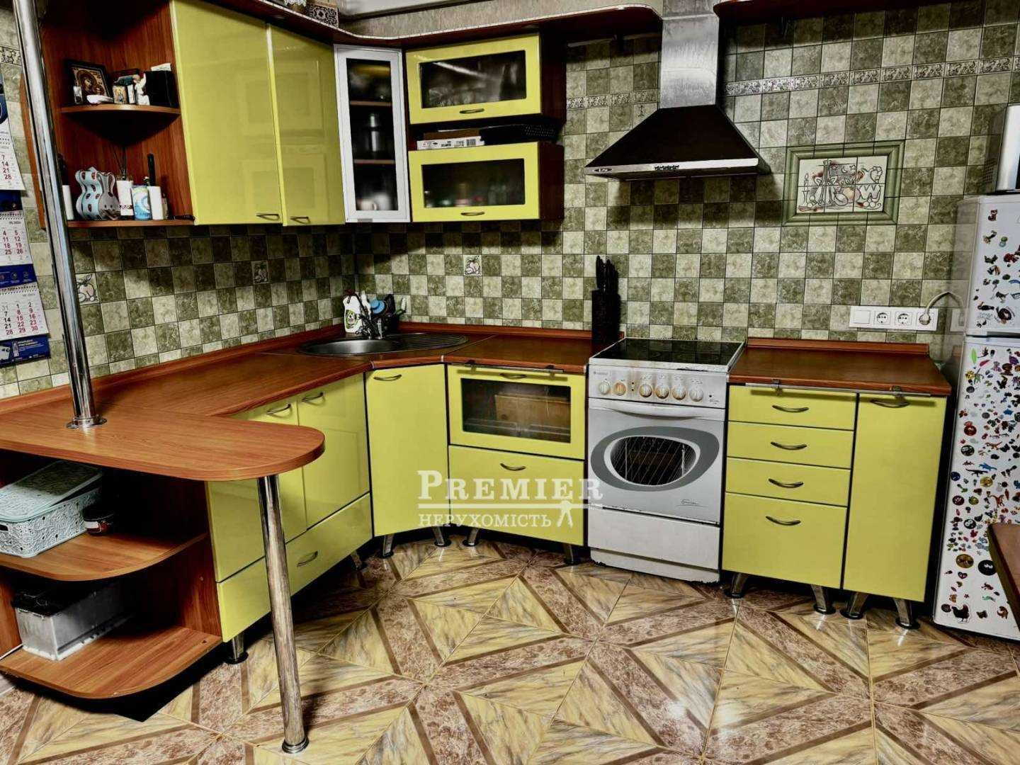 2-кімнатна квартира 61 кв.м Сучасний ремонт.Терміново!