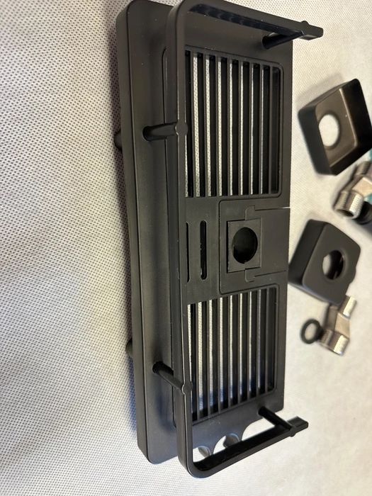 Zestaw prysznicowy czarny – deszczownica, słuchawka, bateria