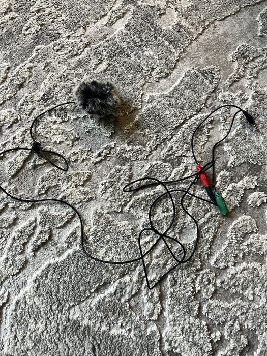 Петличний мікрофон