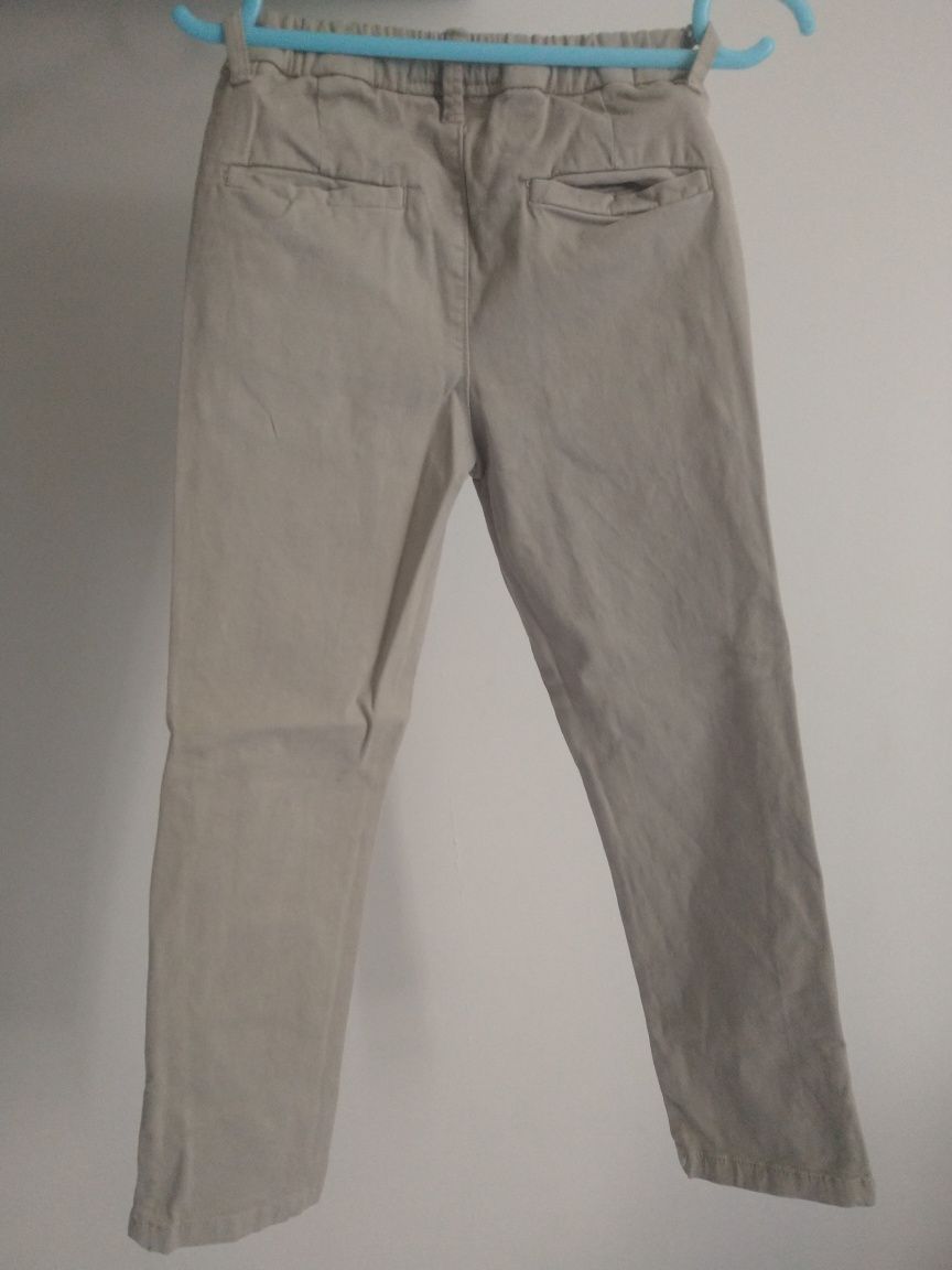 Spodnie typu chinos marki Next (110cm)