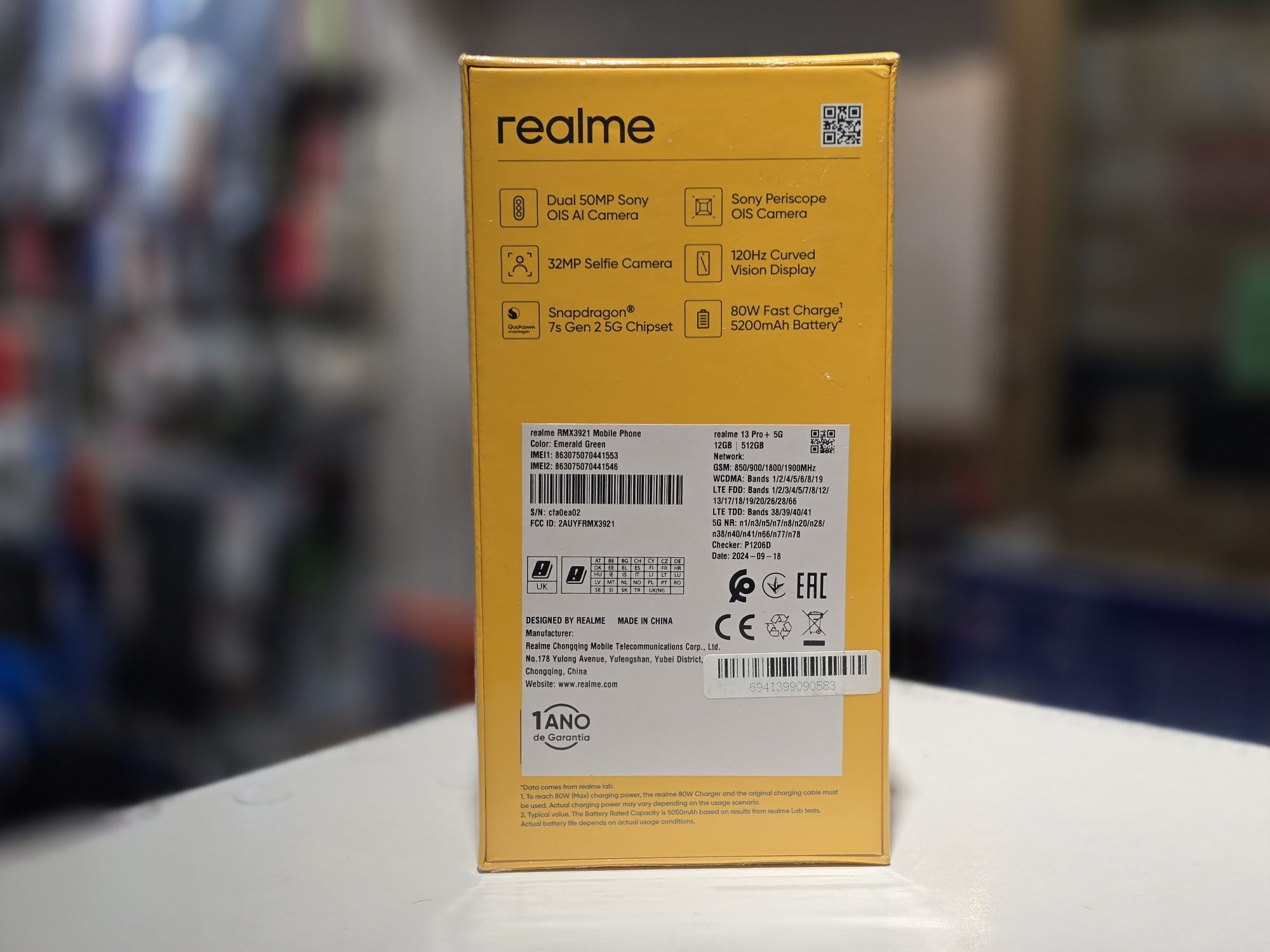 Смартфон realme 13 Pro+ 12/512GB Emerald Green (RMX3921) глобальна