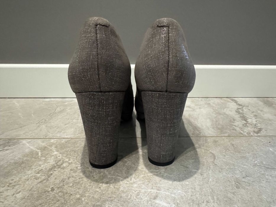 Туфлі жіночі Clarks сірі 41,5 розмір