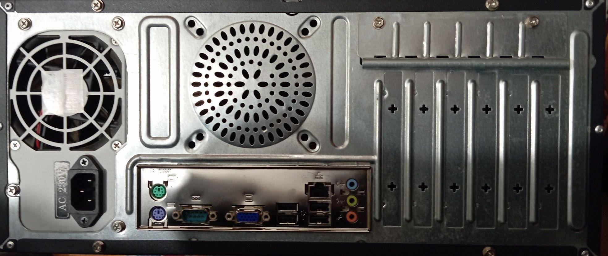 Комп'ютер LG FLATRON E1951S-BN