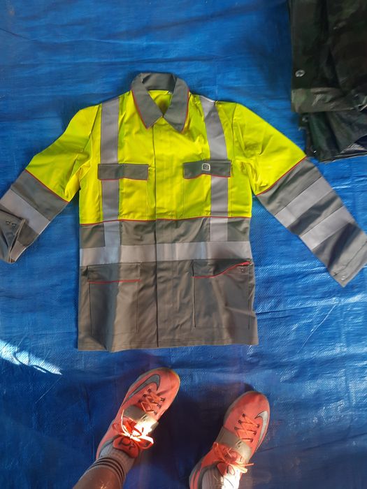 Stroje robocze min 50 sztuk