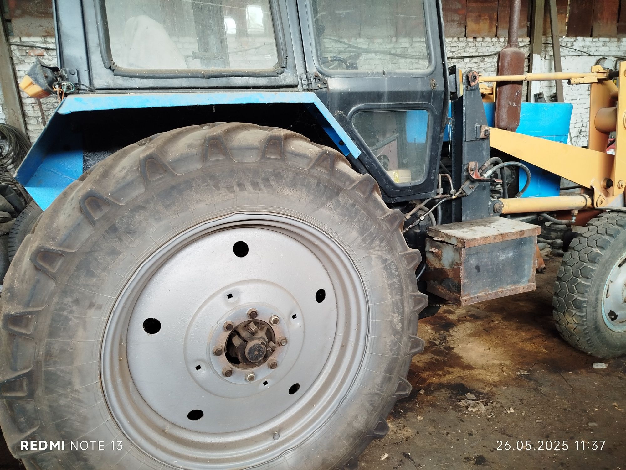 Продам трактор МТЗ 82 фронтальним погрузчіком.
