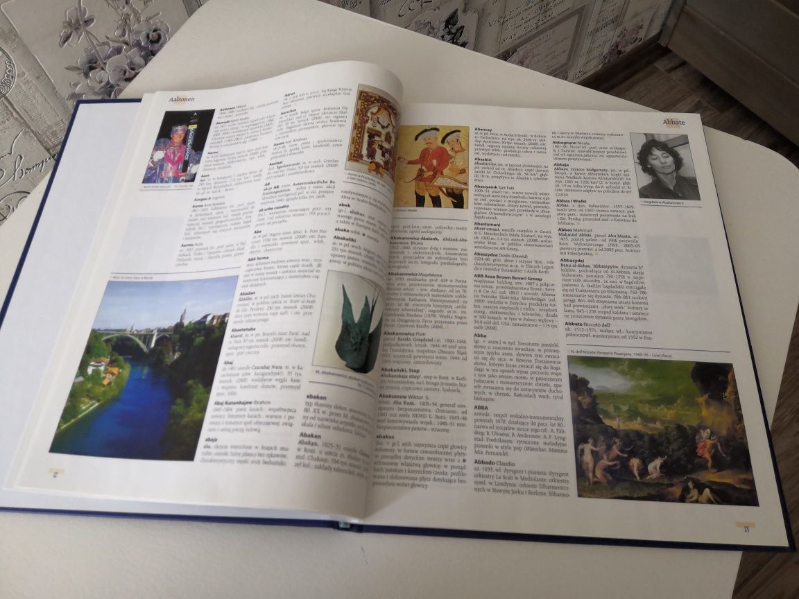 Encyklopedia Powszechna PWN - wydawnictwo naukowe 1 i 2 tom.