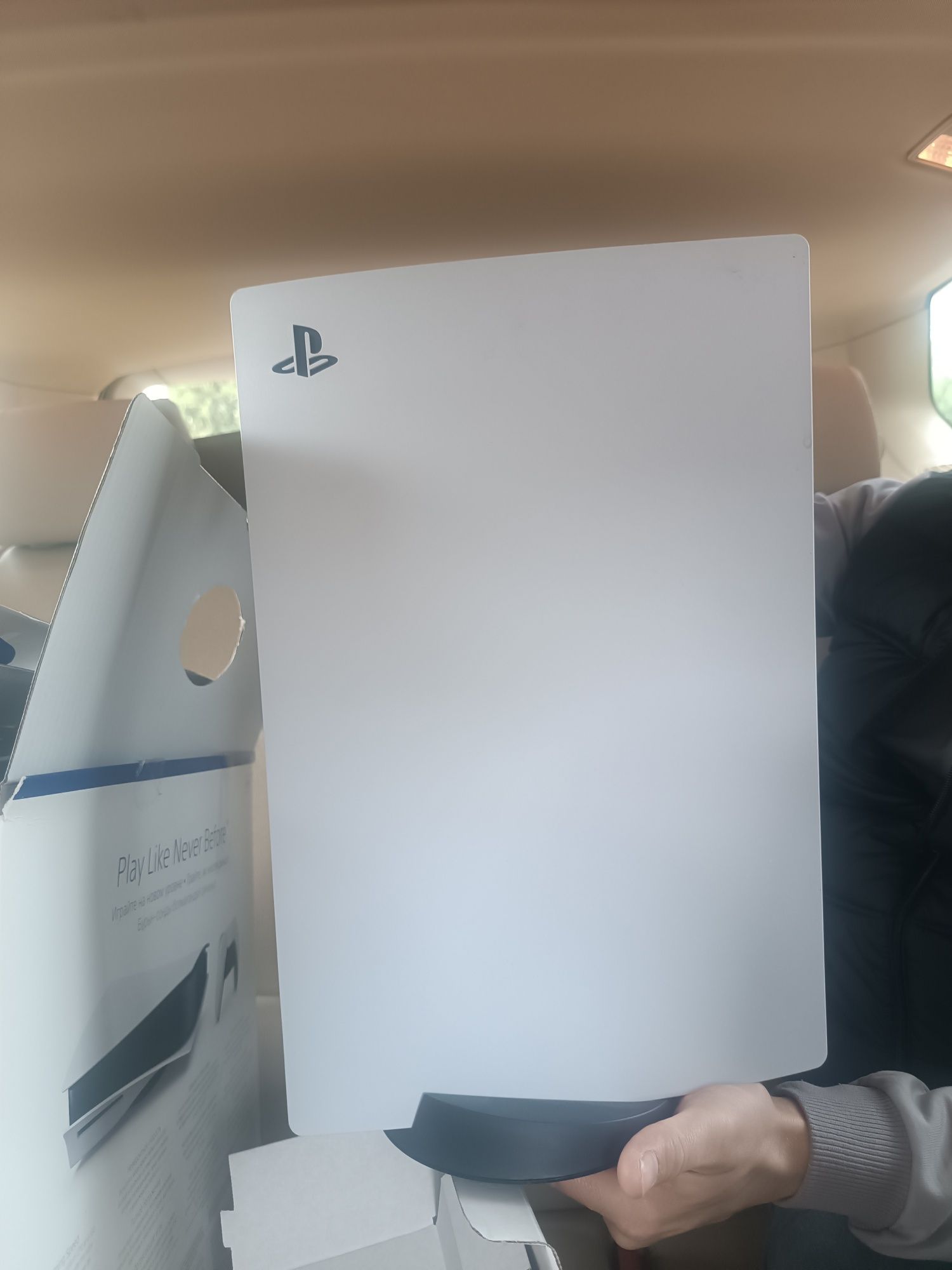 Продам Sony PlayStation 5