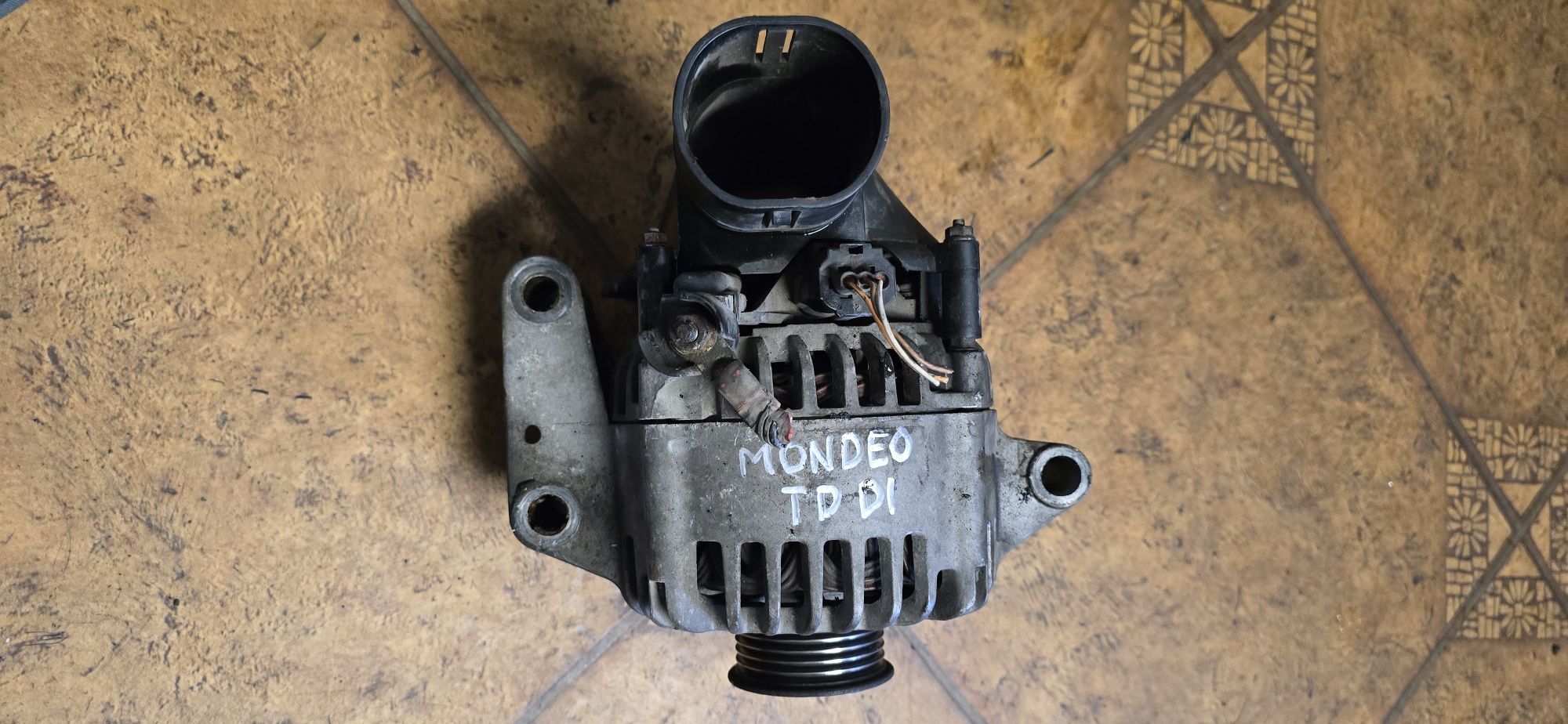 Alternator  Ford Mondeo MK3 2,0  2S7T 10C 392 AA