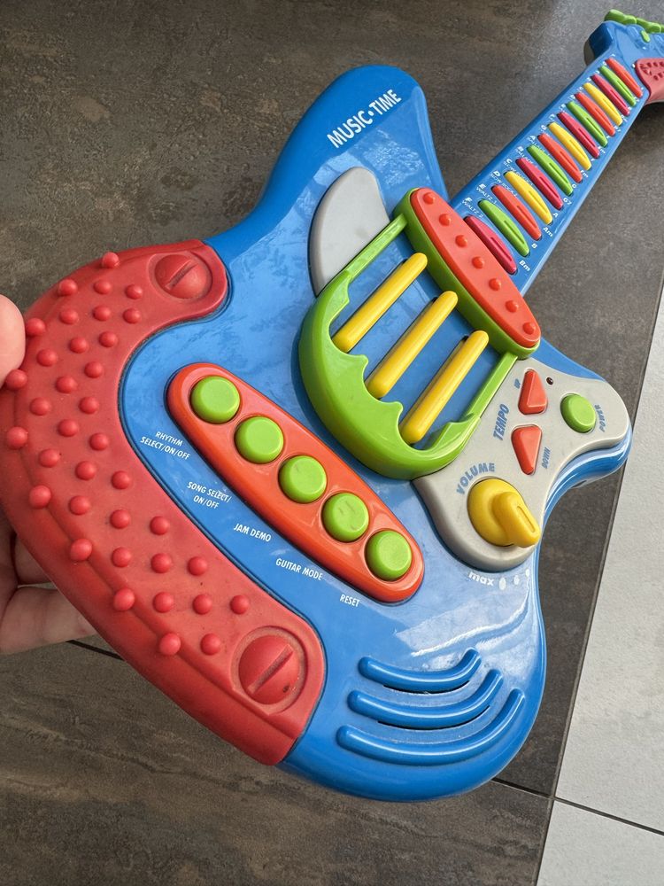 Elektryczna gitara grająca zabawka interaktywna niebieska gra instrume