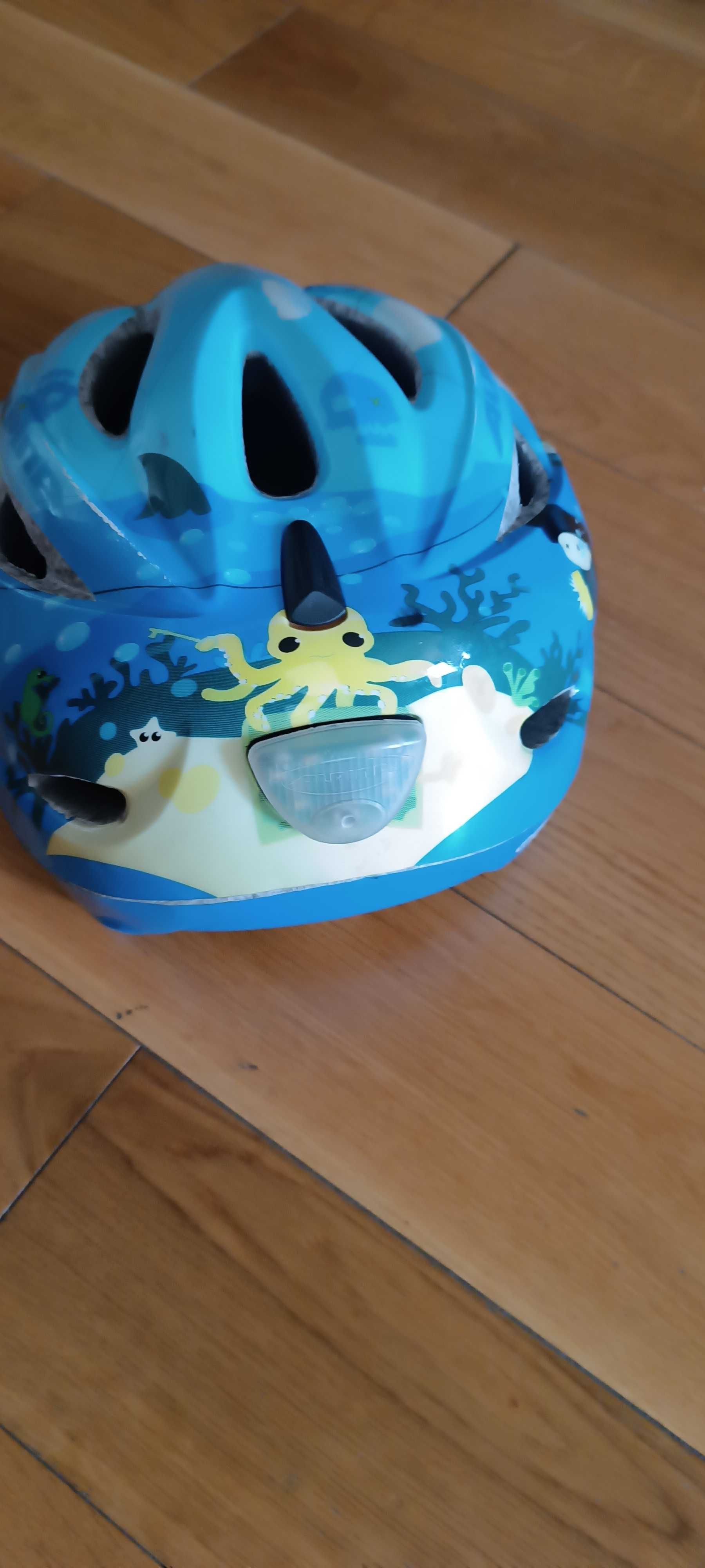 Kask rowerowy dziecięcy.