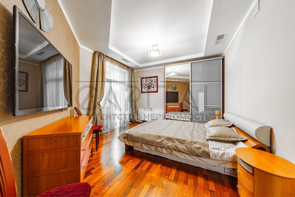 Оренда дизайнерського будинку 441m2 в КМ "Сонячна долина" с. Романкiв