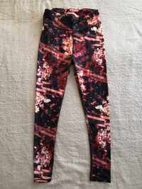 Czarne kolorowe spodnie legginsy sportowe w kwiatki Workout ok 36 - 38