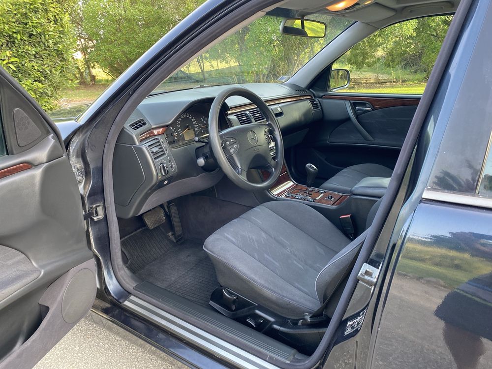 Mercedes E220 cdi Aut. Ano 1999 em excelente estado,