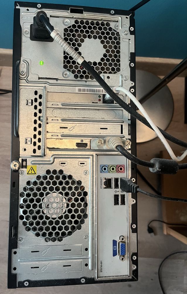 Komputer stacjonarny HP z 2010 roku komplet